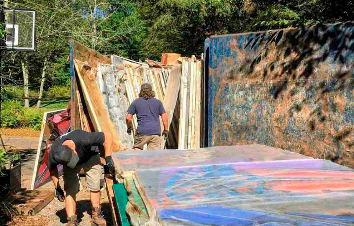 Mecânico encontra uma fortuna em obras de arte em depósito de lixo. Foto: Instagram / @thewarehousect