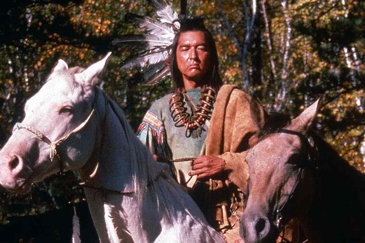 Graham Greene - Dances with Wolves - Orion Reprodução