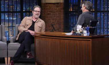 Rainn Wilson no Late Night With Seth Meyers, reprodução NBC