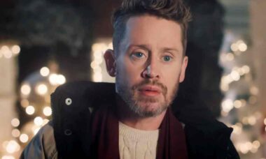 Macaulay Culkin - comercial de natal -reprodução YouTube