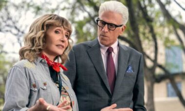 Mary Steenburgen e Ted Danson em A Man on the Inside