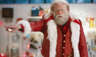 John Travolta em comercial de Natal - reprodução
